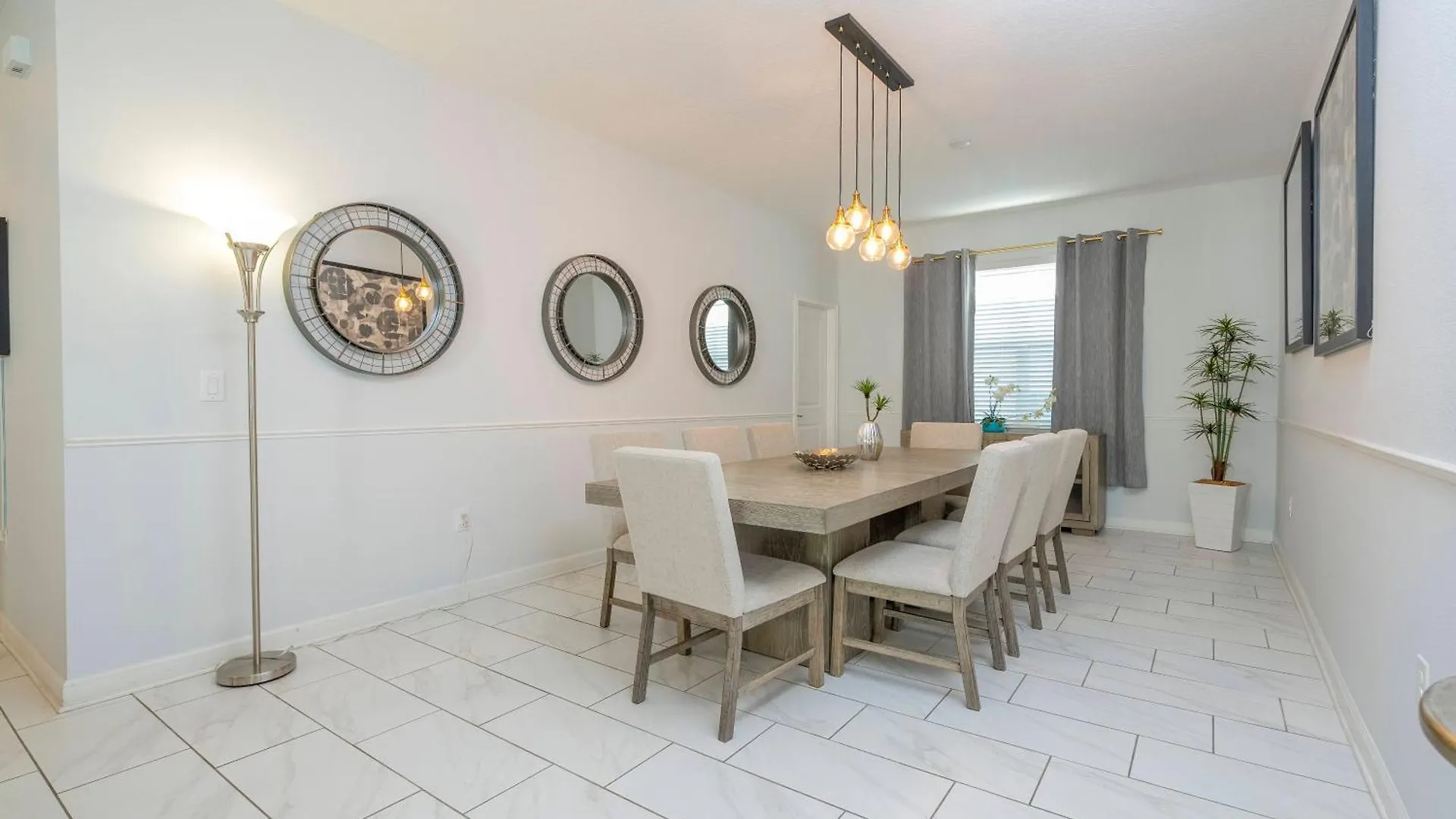 Charming 4 Bedroom House With Private Pool 1542 Davenport